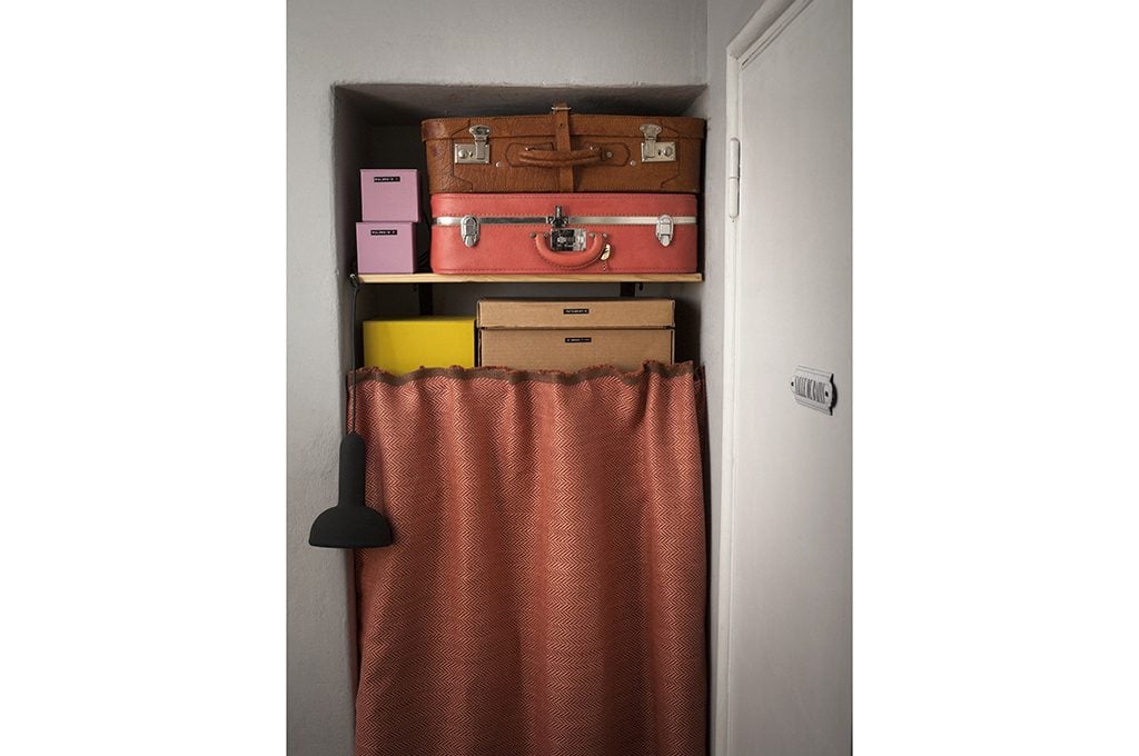 Enigmaire Tende Per Scaffali E Armadi, Oscuranti Antipolvere Facile Da Installare Con Guida Di Scorrimento Per Ripostiglio E Cucina