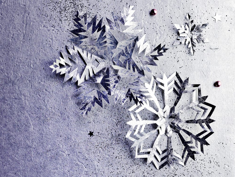 Decorazioni di Natale da stampare: fiocchi di neve in carta