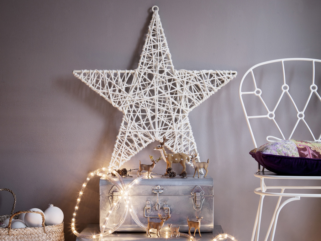 Costruire Una Stella Di Natale.Addobbi Di Natale Last Minute La Stella Di Lana Casafacile