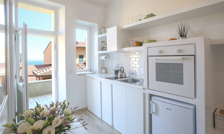 Idee per sfruttare lo spazio in una mini casa