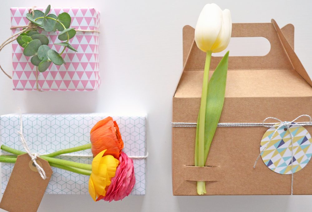 3 idee per decorare i pacchetti con i fiori