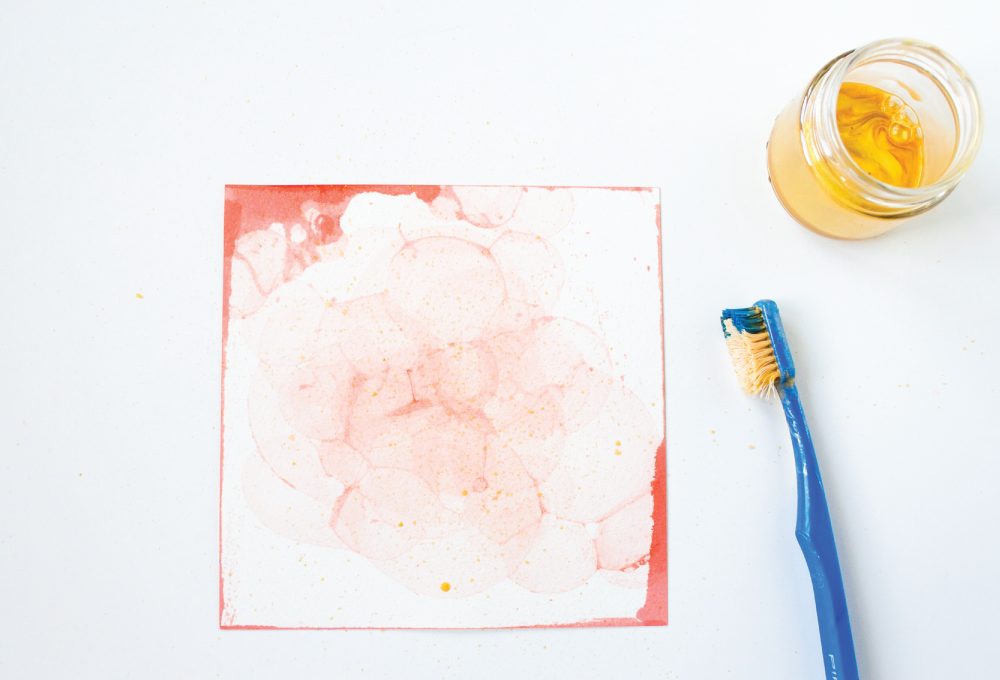 Cartoline colorate con le bolle di sapone