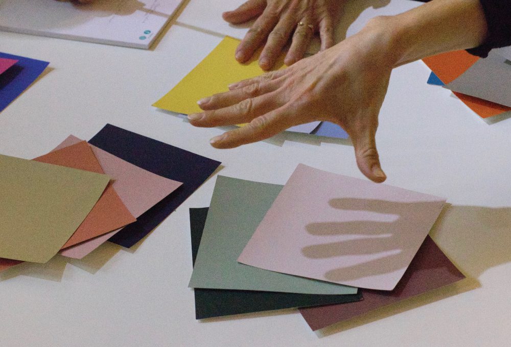 Le palette colori dei designer: a lezione di stile e colore con Elisabetta Viganò e Wilson & Morris
