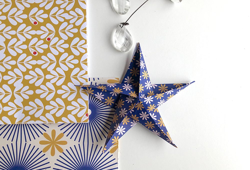 Crea le stelle origami con la carta delle Décor Box di CasaFacile