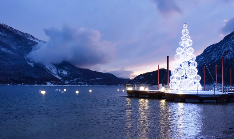 Lago dei Sogni: Molveno e le sue scenografiche installazioni luminose