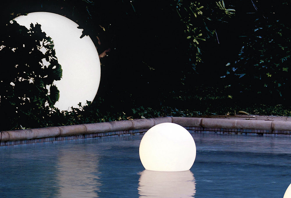 Punto luce: la sfera luminosa Acquaglobo