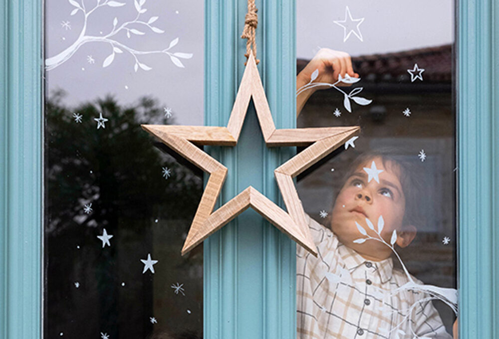 Natale: decora le finestre con i pennarelli cancellabili per vetro