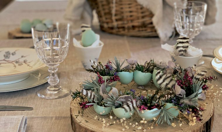 Centrotavola di Pasqua: decorare con le uova azzurre