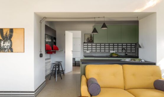 Una piccola casa con geometrie di carattere, effetto eyeliner