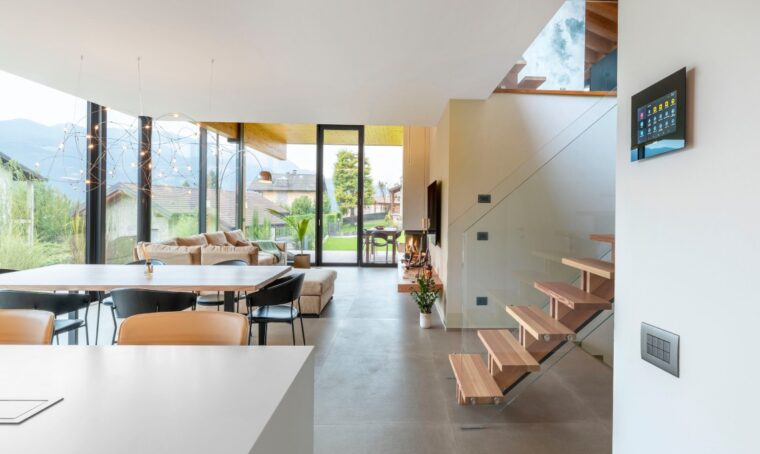 In Val Seriana una casa domotica in armonia con la natura