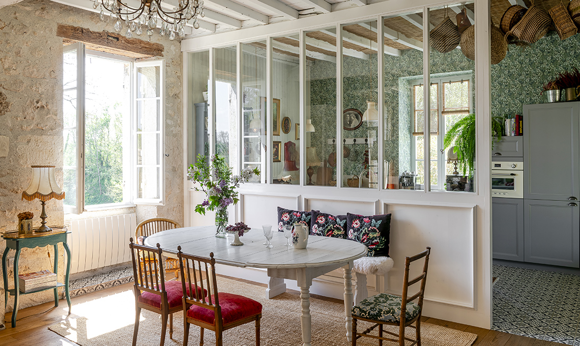 cucina con vetrata