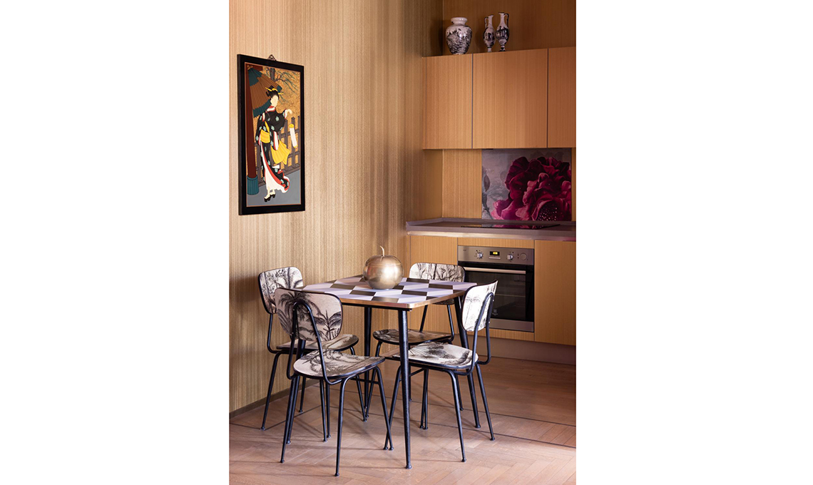 cucina con carta da parati